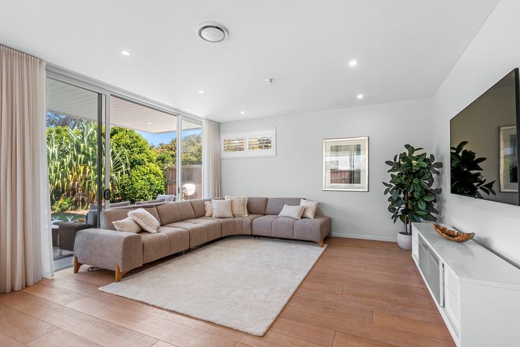 Cylinder Shores – Luxury Beachfront Home