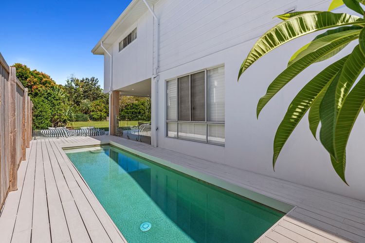 Cylinder Shores – Luxury Beachfront Home