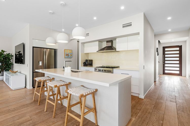 Cylinder Shores – Luxury Beachfront Home