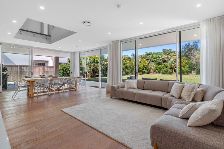 Cylinder Shores – Luxury Beachfront Home