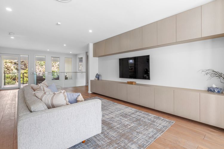 Cylinder Shores – Luxury Beachfront Home