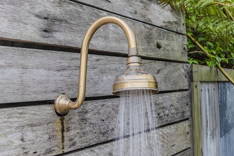 Three Pelicans by the Creek Pottsville– Huge Home