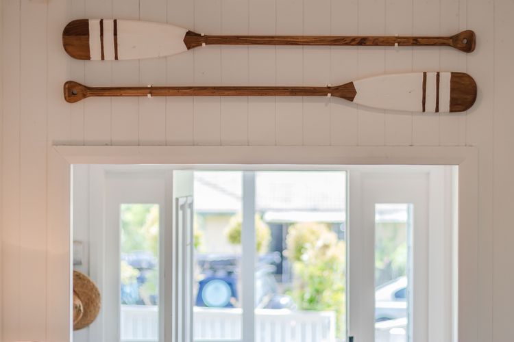 Three Pelicans by the Creek Pottsville– Huge Home