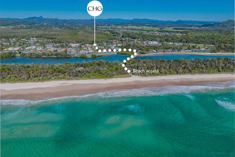 Three Pelicans by the Creek Pottsville– Huge Home