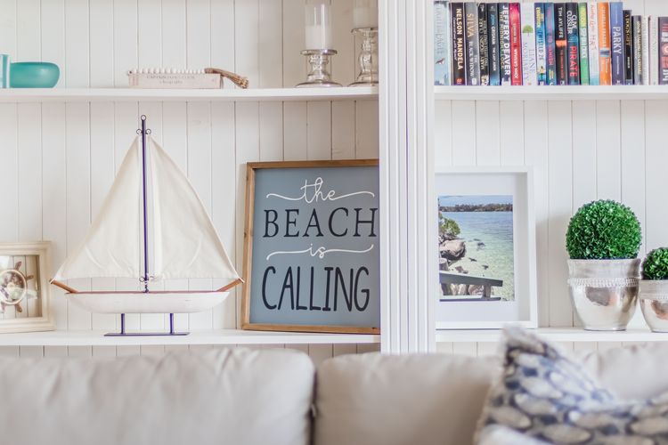 Three Pelicans by the Creek Pottsville– Huge Home