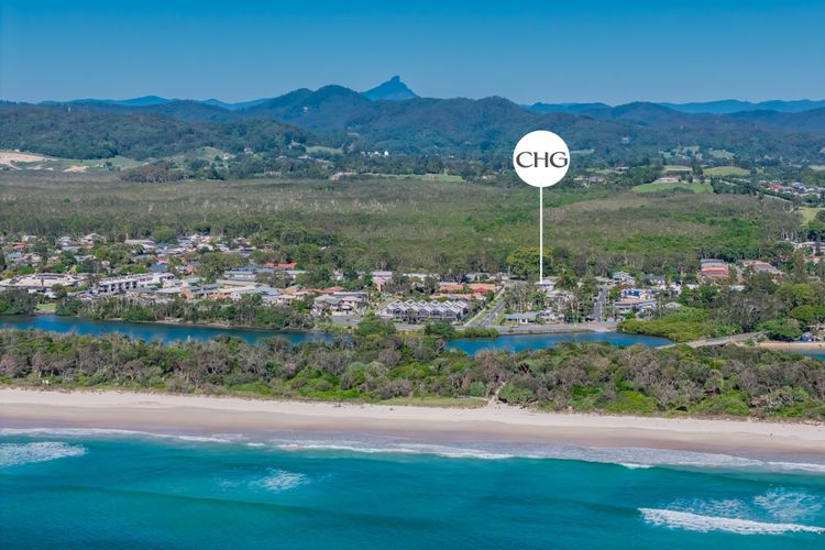Three Pelicans by the Creek Pottsville– Huge Home