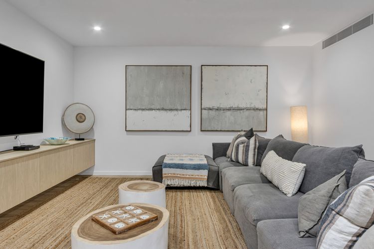 Coastal Haven – Ocean Views on Marine Parade