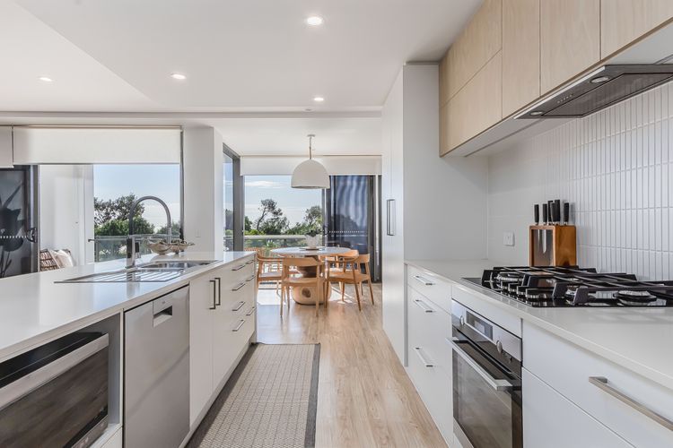 Coastal Haven – Ocean Views on Marine Parade