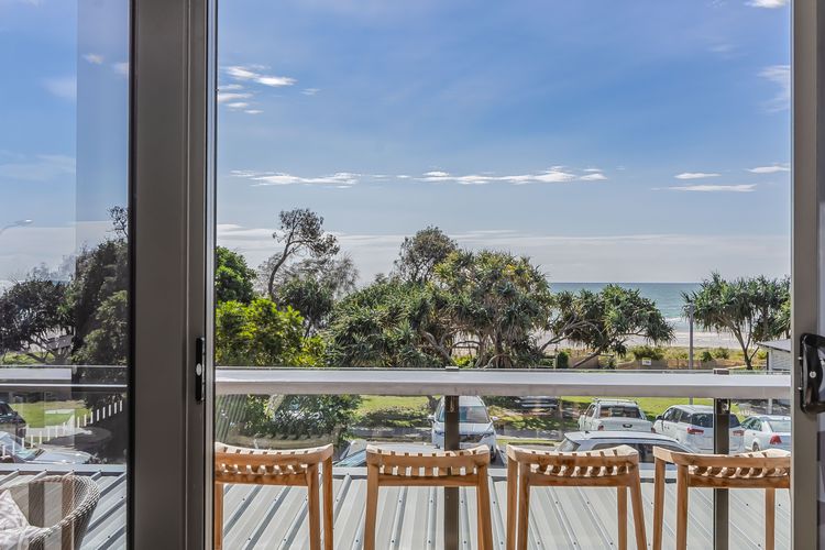 Coastal Haven – Ocean Views on Marine Parade