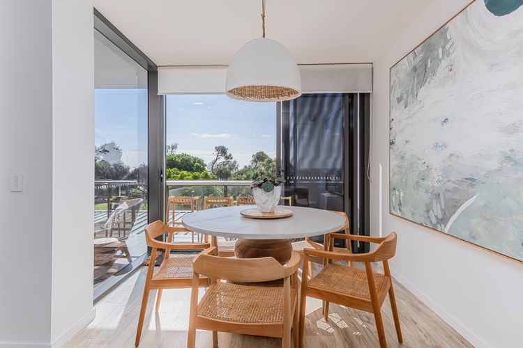 Coastal Haven – Ocean Views on Marine Parade