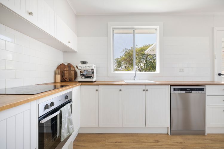 Kingscliff Beach House with Sauna and Pool