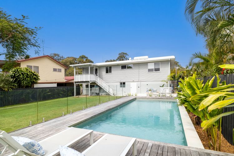Kingscliff Beach House with Sauna and Pool