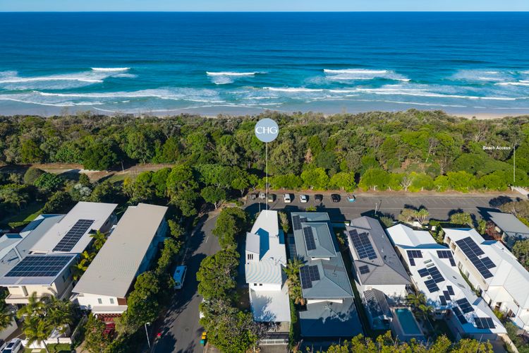 The Boat House- Casuarina Beachfront Home