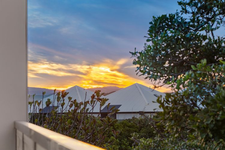 The Boat House- Casuarina Beachfront Home
