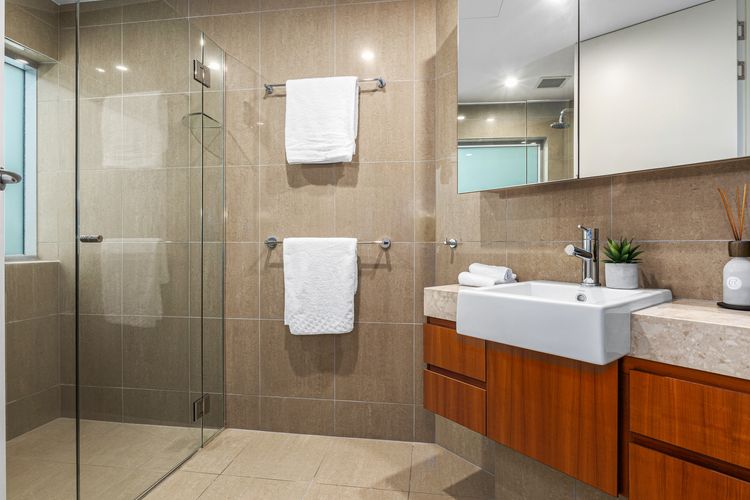 Cotton Beach 94 Mid-Floor Penthouse with Bush View