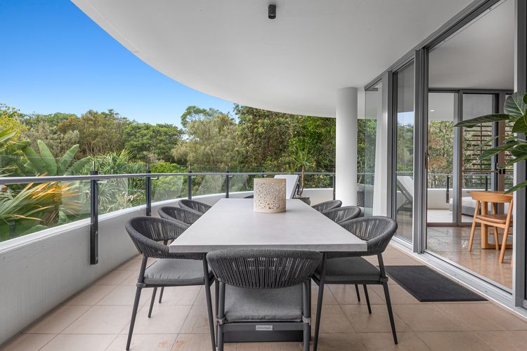 Cotton Beach 94 Mid-Floor Penthouse with Bush View