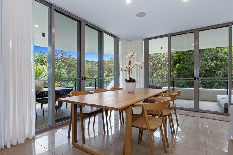 Cotton Beach 94 Mid-Floor Penthouse with Bush View