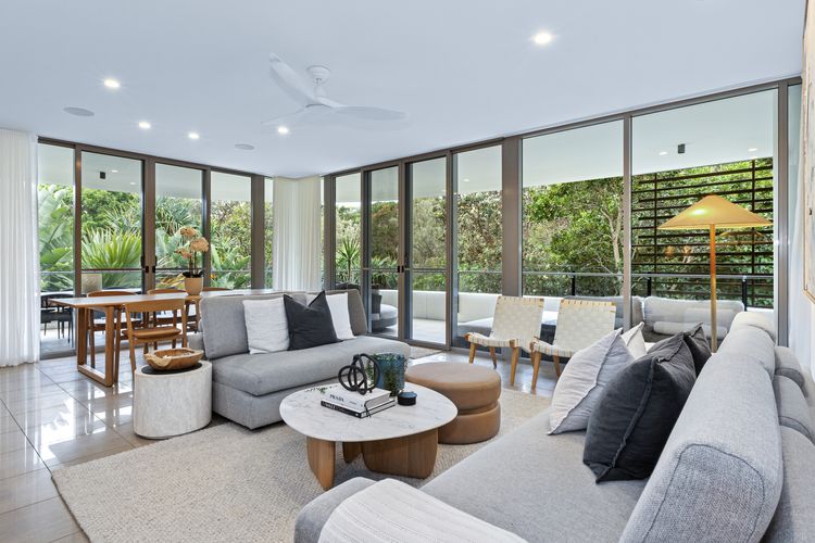 Cotton Beach 94 Mid-Floor Penthouse with Bush View