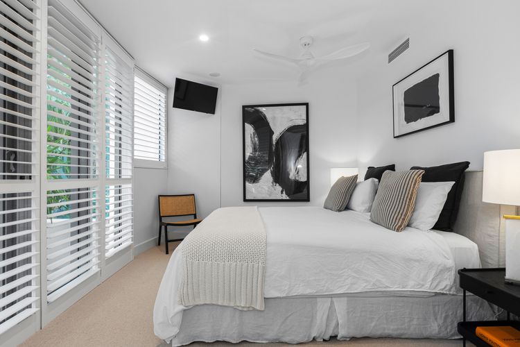 Cotton Beach 94 Mid-Floor Penthouse with Bush View