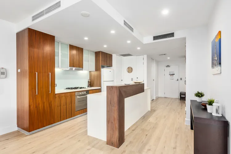 Cotton Beach Apartment 33 with Pool Views