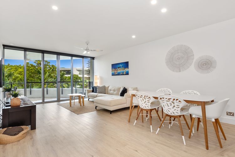 Cotton Beach Apartment 33 with Pool Views