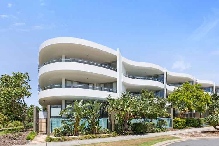 Cotton Beach Apartment 33 with Pool Views