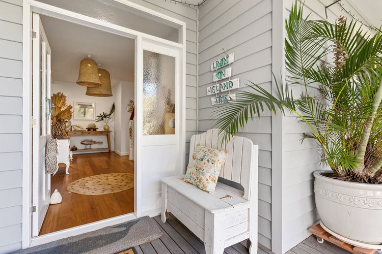 Kia Orana Island Home with Pool