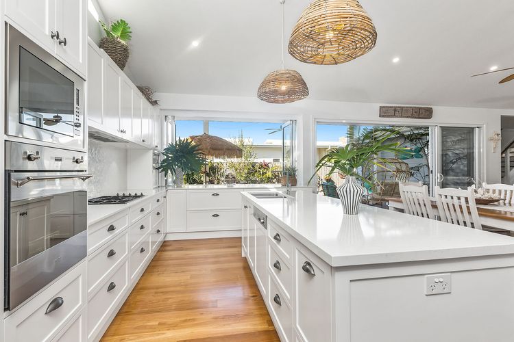 Kia Orana Island Home with Pool