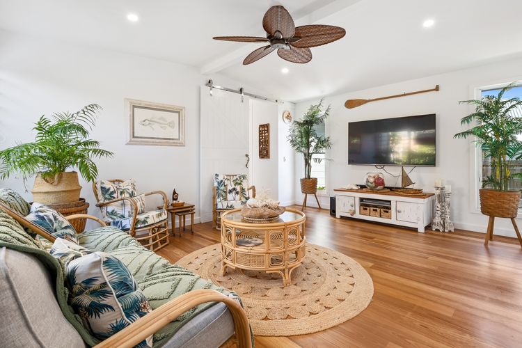 Kia Orana Island Home with Pool