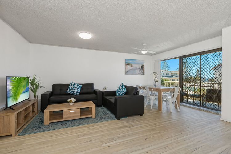 Kingy Beach Getaway with Balcony – Central Kingscliff