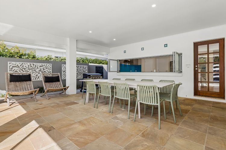 Ocean Blue – 5 Bedroom Pet-Friendly Beachside Home