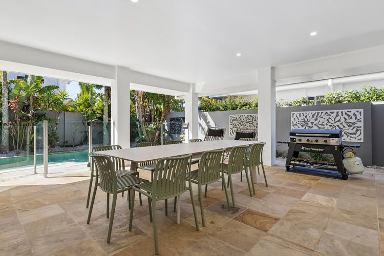 Ocean Blue – 5 Bedroom Pet-Friendly Beachside Home