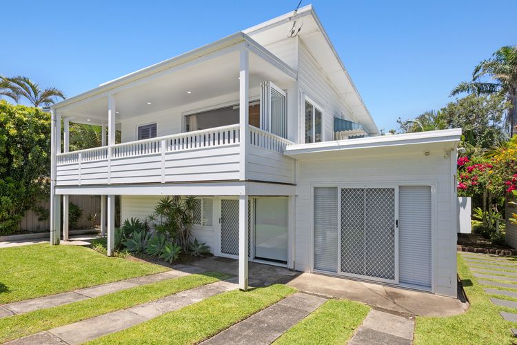 Oceanfront Beach House on Marine