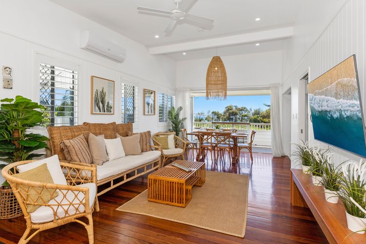 Oceanfront Beach House on Marine