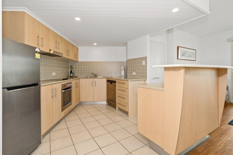 Resort on the Beach 2214/15 with resort Pool