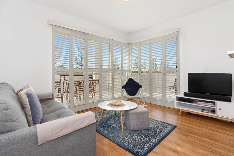 Resort on the Beach 2214/15 with resort Pool