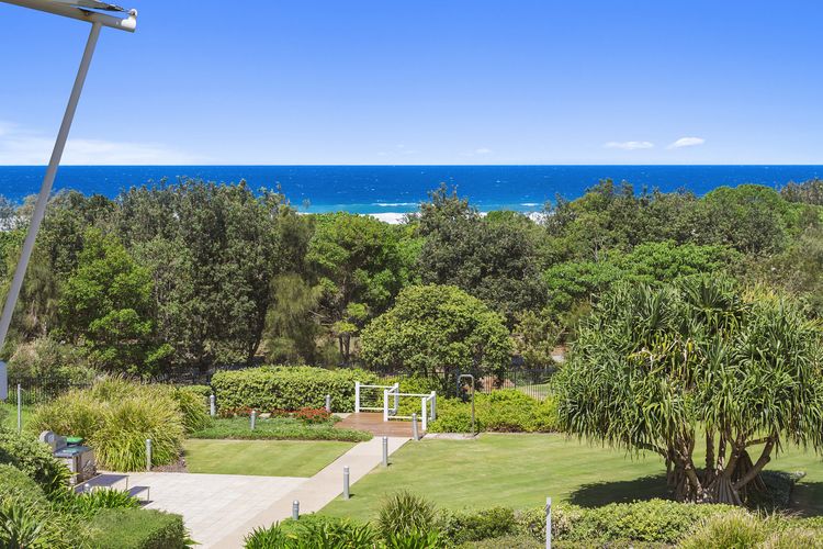 Resort on the Beach 4302 with resort Pool