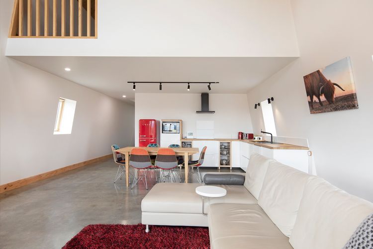 Kitchen Lounge