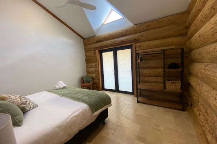 The Log House – Jindabyne