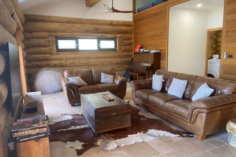 The Log House – Jindabyne