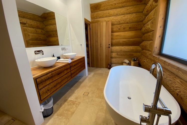 The Log House – Jindabyne