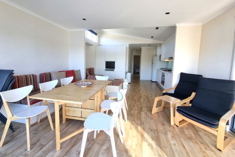 CABIN 44 – Lake Conjola