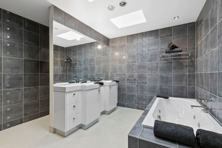 Azure – Absolute Beachfront Luxury, Wifi, Spa