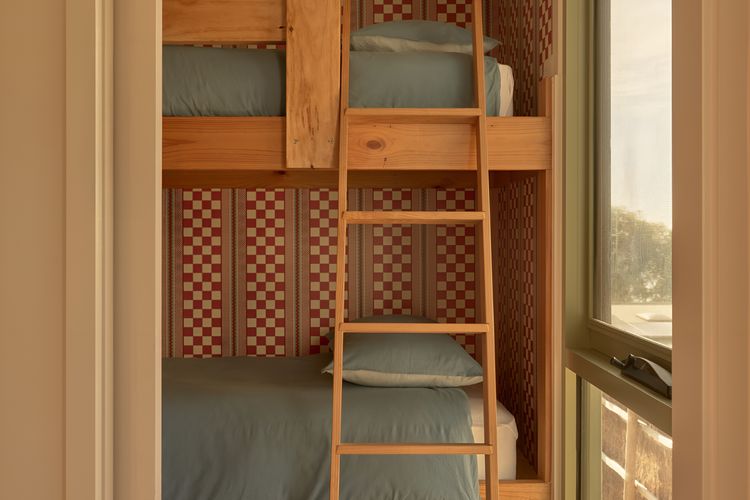 Lay Day House