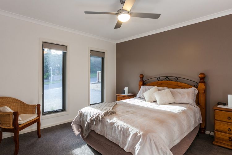 Bush Surrounds On Weir