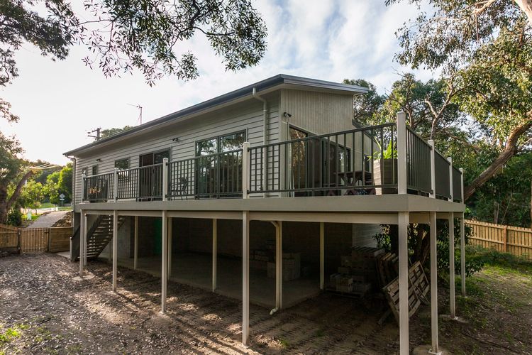 Bush Surrounds On Weir