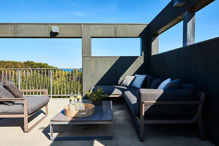 Lounge on the rooftop