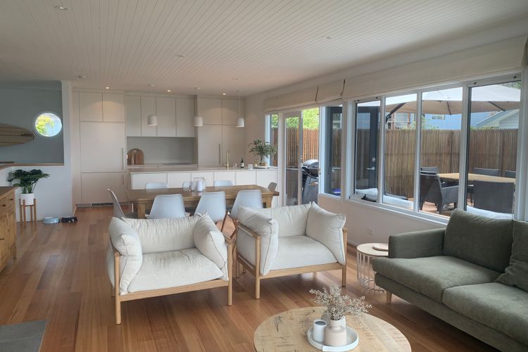 Fern – Ocean Views, Middle Of Town, Wi-Fi And Pet Friendly