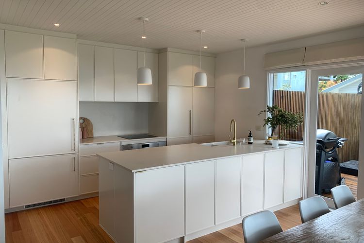 Fern – Ocean Views, Middle Of Town, Wi-Fi And Pet Friendly