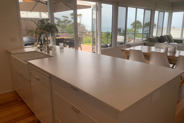 Fern – Ocean Views, Middle Of Town, Wi-Fi And Pet Friendly